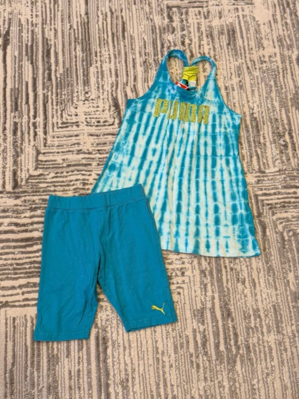 PUMA girl's size 6 blue/white tye-dye 2pc short set